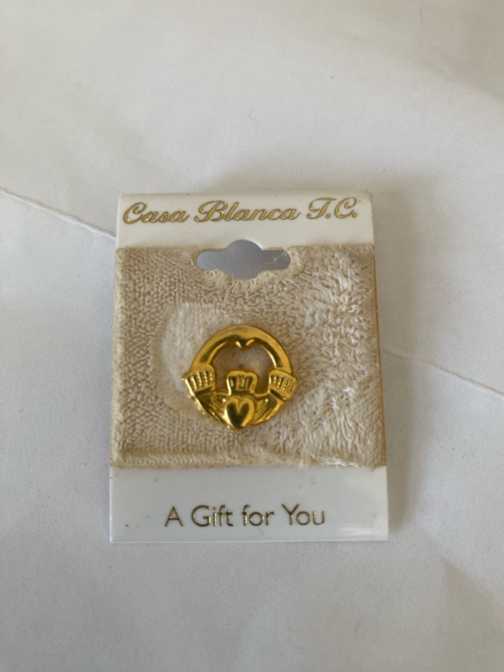 Vintage Gold Tone Claddagh Brooch Pin – Heart & Hands Celtic Gift